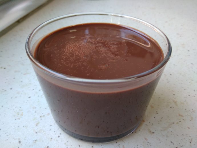 Chocolate a la taza con cacao puro en polvo bajo en fodmap