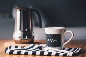 ¿Cómo afecta la cafeína a los síntomas de colon irritable?