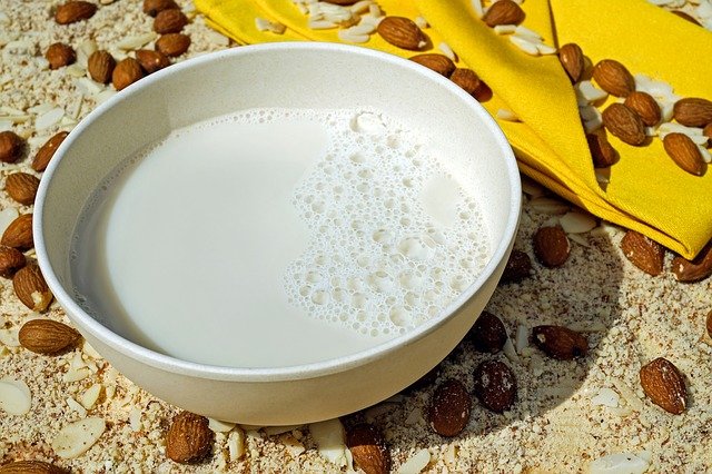 Dieta fodmap: Los secretos de la leche de almendras