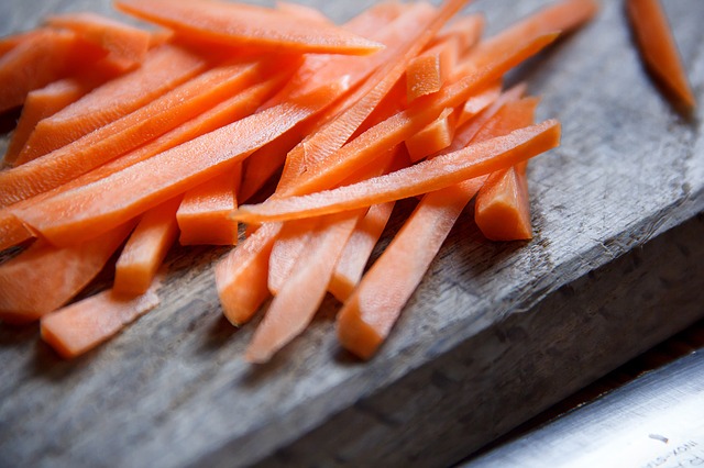Zanahorias al horno con romero bajas en fodmap